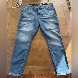 Torrid Women's Bombshell Skinny Jeans in Medium Blue